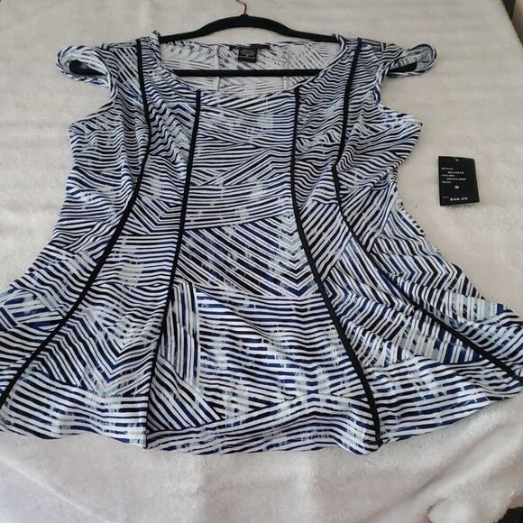 Beautiful 😍 top - Picture 4 of 5